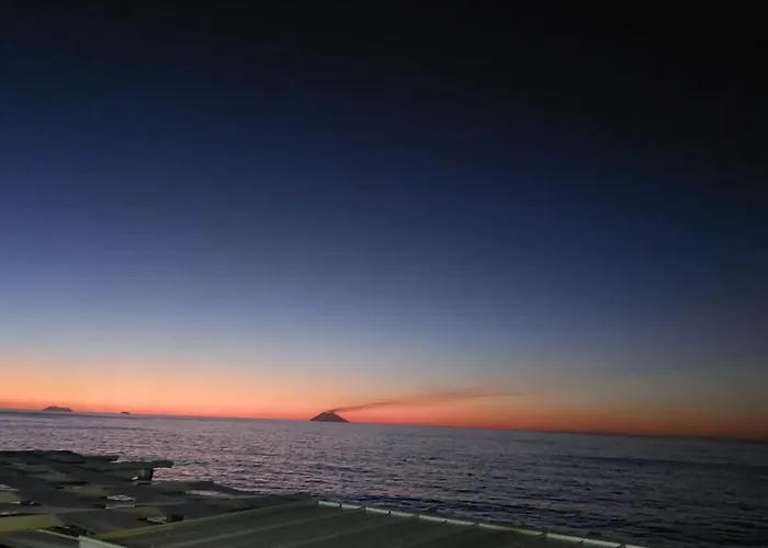 Exklusives Penthouse Mit Dachterrasse * Zambrone