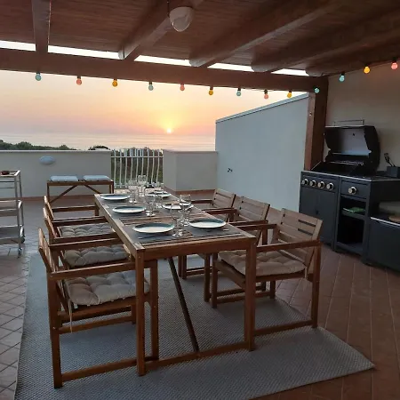 Exklusives Penthouse Mit Dachterrasse * Zambrone