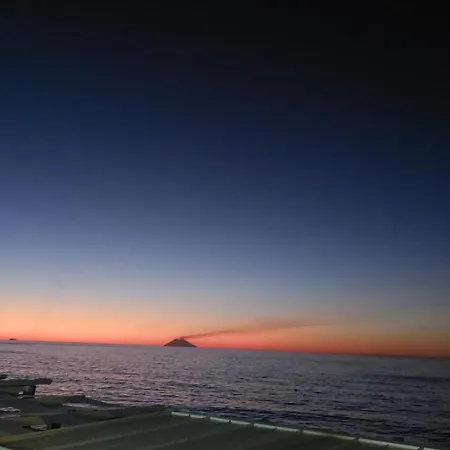 Exklusives Penthouse Mit Dachterrasse * Zambrone