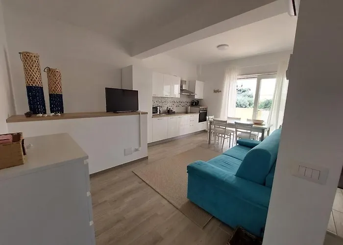 Exklusives Penthouse Mit Dachterrasse 赞布隆内